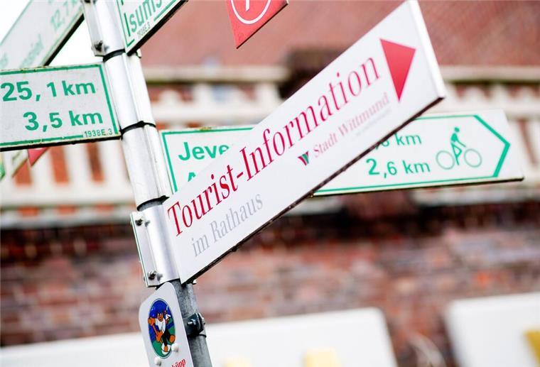Wer kurzfristig in den anstehenden Herbstferien verreisen will, hat gute Chancen, an der Küste, in d Die Tourist-Informationen in den Urlaubsregionen können bei der Suche nach freien Unterkünften helfen. (Archivbild)