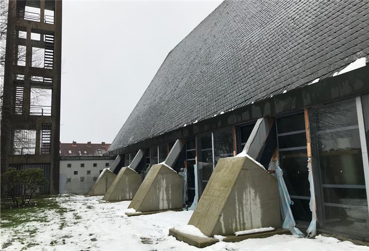 Die tragenden Pfeiler der Christuskirche haben ein Korsett aus Stahl und Beton bekommen. Doch ob und wann die Sanierung der Kirche beginnt, ist weiterhin offen.
