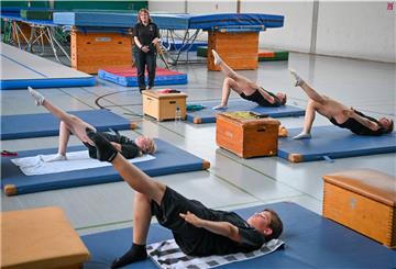 Die Trampoliner des Leistungszentrums Bremerhaven sind wieder zurück in der Turnhalle der Edith-Stein-Schule.