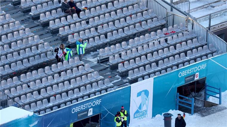 Die Tribünen waren bei der Two-Nights-Tour teilweise recht leer.