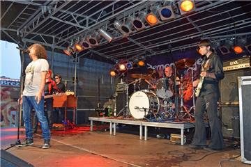 Die Tribute-Band Demons Eye beim Musiksommer im  Schaufenster Fischereihafen. Fo...