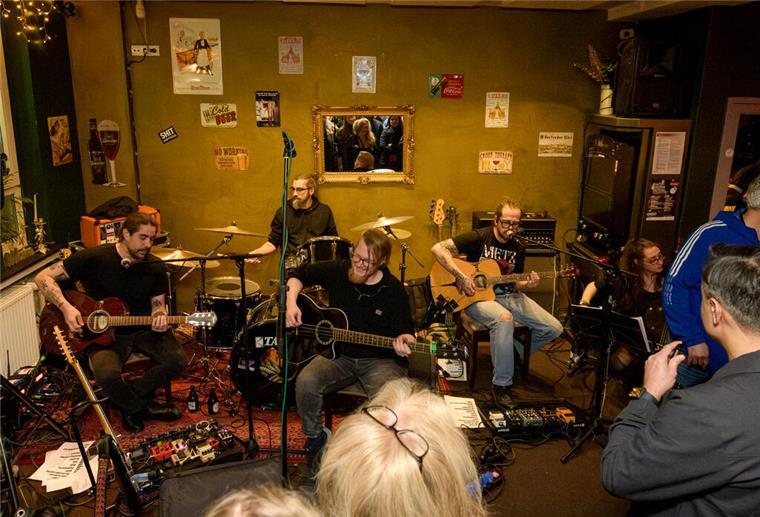 Die Tribute-Band Love Buzz.