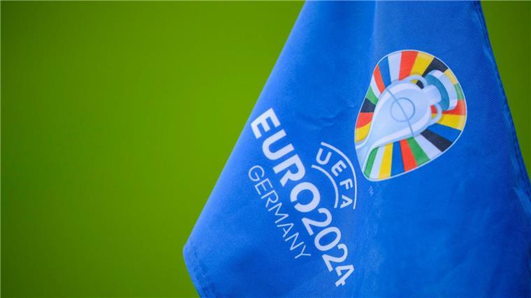 Mehr als 4.600 beleidigende Beiträge in sozialen Medien Die UEFA geht während der EM gegen Beleidigungen im Internet vor.