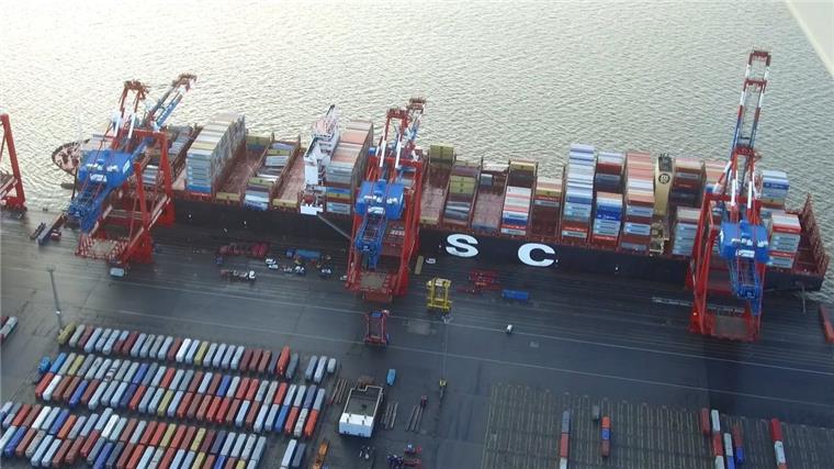 Bremerhaven: "MSC Zoe" bleibt noch an der Stromkaje Die umgestürzten Container der "MSC Zoe" sind mittlerweile vollständig entladen.
