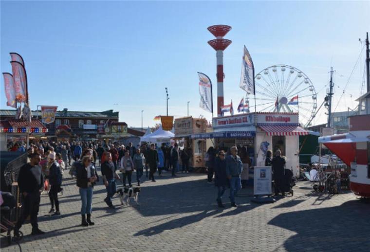 Rummel mit vielen Leuten