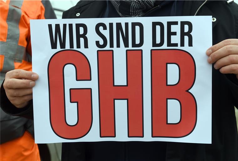 GHB: Verdi-Mitglieder fühlen sich unterrepräsentiert Die Verdi-Spitze hat Post aus Bremerhaven bekommen. Die Verdi-Vertrauensleute beim Gesamthafenbetriebsverein (GHB) sind sauer auf die eigene Gewerkschaft. Sie fühlen sich bei der Besetzung des GHB-Aufsichtsrats von Verdi ausgebootet. Foto: Scheer