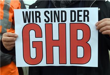 Die Verdi-Spitze hat Post aus Bremerhaven bekommen. Die Verdi-Vertrauensleute beim Gesamthafenbetriebsverein (GHB) sind sauer auf die eigene Gewerkschaft. Sie fühlen sich bei der Besetzung des GHB-Aufsichtsrats von Verdi ausgebootet. Foto: Scheer