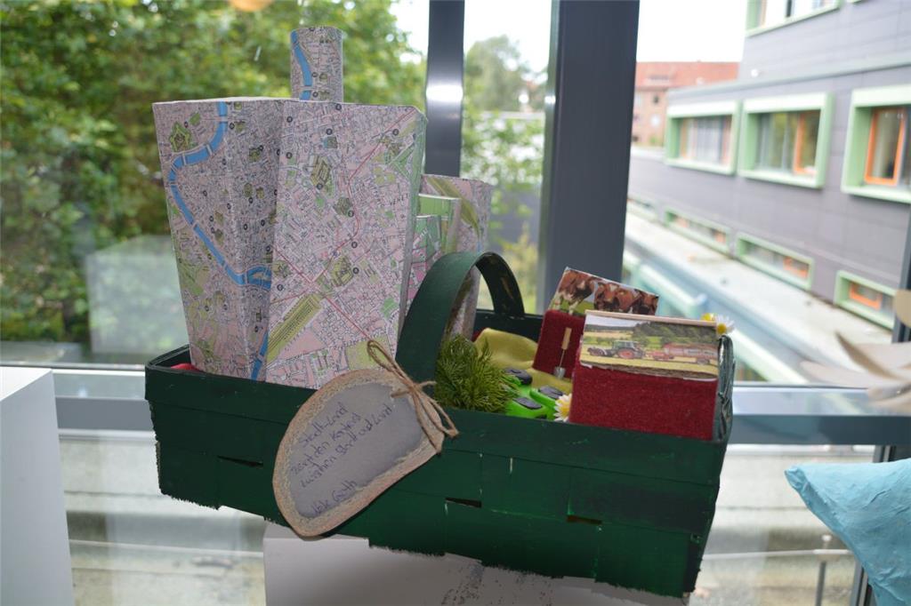 Die verschiedenen &quot;Korbblüten&quot; des Schulzentrums Geschwister Scholl in Bremerhaven. Foto: Scheiter