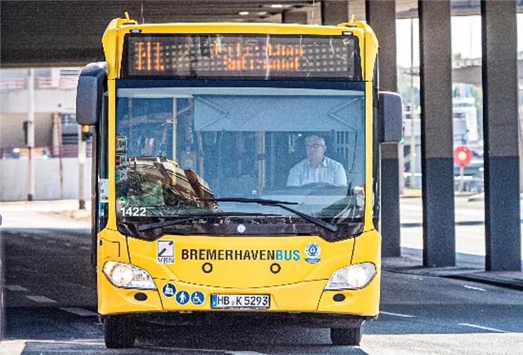Aus Bussen strömt nur noch Wasser als Abgas Die VGB kauft umweltfreundliche Busse.