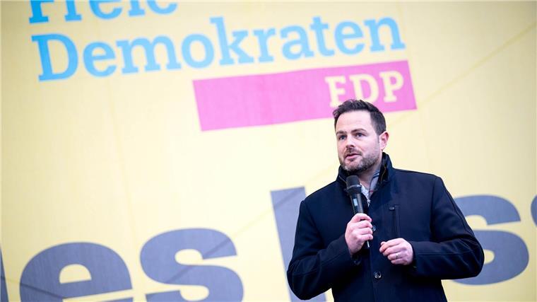 Bremer FDP will Milliardenpaket gerichtlich stoppen Die von Thore Schäck geführte Landtagsfraktion in Bremen geht gerichtlich gegen die geplante Aufweichung der Schuldenbremse vor. (Archivbild)