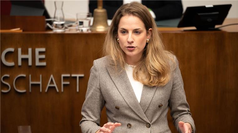 Bildungsexperte Rackles ist Senator für Kinder in Bremen Die Vorsitzende der CDU-Fraktion, Wiebke Winter, unterstützt den neuen Bildungssenator nicht.