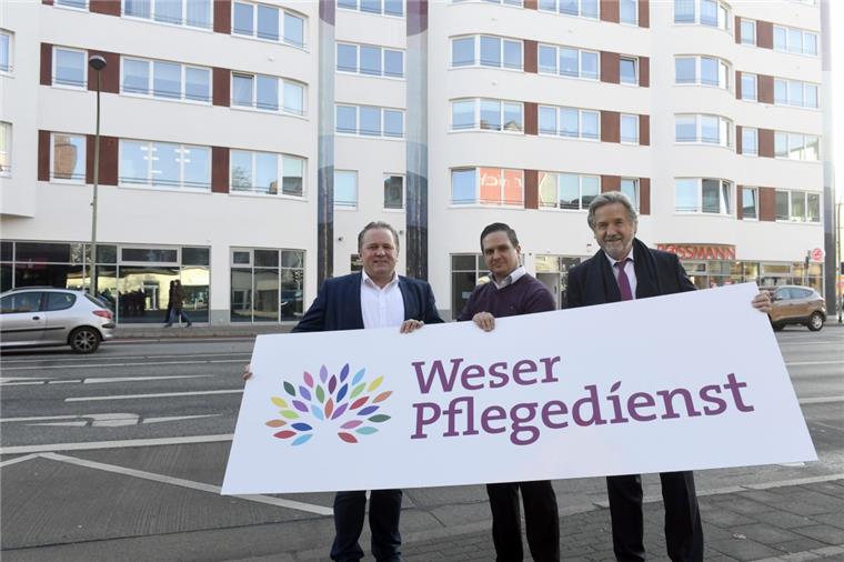 Nach Betrugsskandal: Nordsee-Pflege hat jetzt neuen Namen Die Vorstandsmitglieder der Bremer Residenz-Gruppe Frank Markus, Tom Borsum und Rolf Specht präsentieren das neue Logo in Bremerhaven..