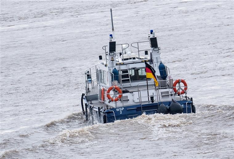 Frachtschiff mit Blackout auf der Weser Die Wasserschutzpolizei hat die Ermittlungen zum Maschinenausfall übernommen.