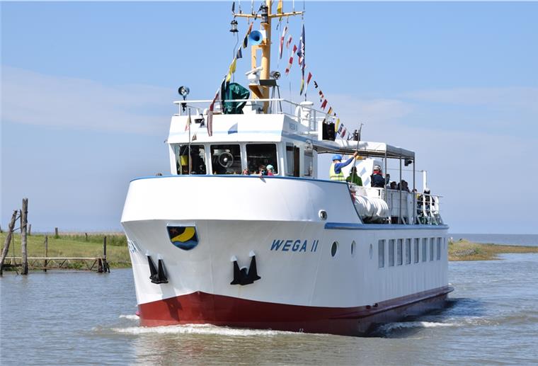 Die „Wega II“ bricht jetzt wieder täglich ab Fedderwardersiel zu Ausflugsfahrten auf.