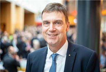 „Die Welle brechen“: Landrat Kai-Uwe Bielefeld (parteilos) will die Kapazitäten beim Gesundheitsamt ausbauen.