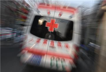 Ein chinesischer Krankenwagen von hinten