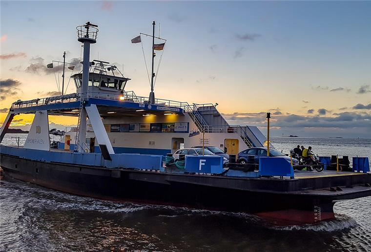 Weserfähre an Maritimen Tagen länger im Einsatz Die Weserfähre bietet während der Maritimen Tage zusätzliche Überfahrten in den späten Abendstunden an.