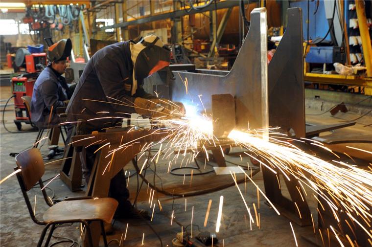 Gebremstes Wachstum bei den Arbeitsplätzen Gebremstes Wachstum: Die Windenergiebranche ist als Jobmotor der vergangenen Jahren ins Stocken geraten. Deshalb fällt das Wachstum an neuen Arbeitsplätzen in Bremerhaven 2015 verhaltener aus.