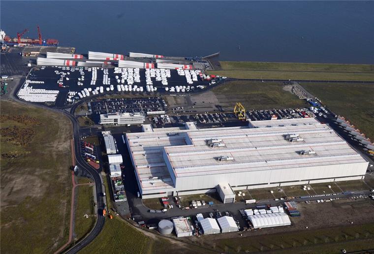 Staat muss für Milliarden bürgen: Siemens Gamesa mit hohem Verlust Gamesa Cuxhaven aus der Luft