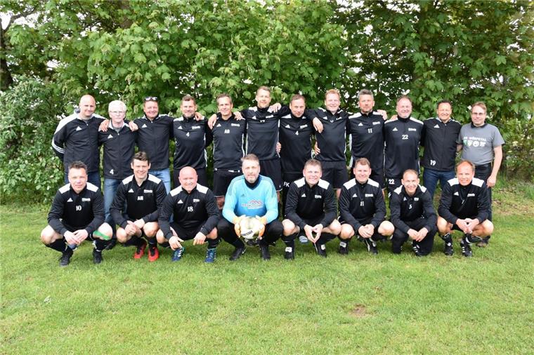 SG Wörpetal richtet Ü40-Niedersachsenmeisterschaft aus Die Wörpetaler Ü40-Fußballer glänzten als Ausrichter der 15. Krombacher-Niedersachsenmeisterschaft und schafften als Fünfter die Direktqualifikation für die Titelkämpfe 2020 in Göttingen.