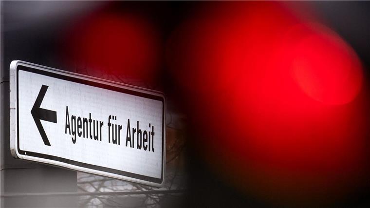 Die Zahl der Arbeitslosen ist in Bremen im August ganz leicht gestiegen. (Symbolbild)