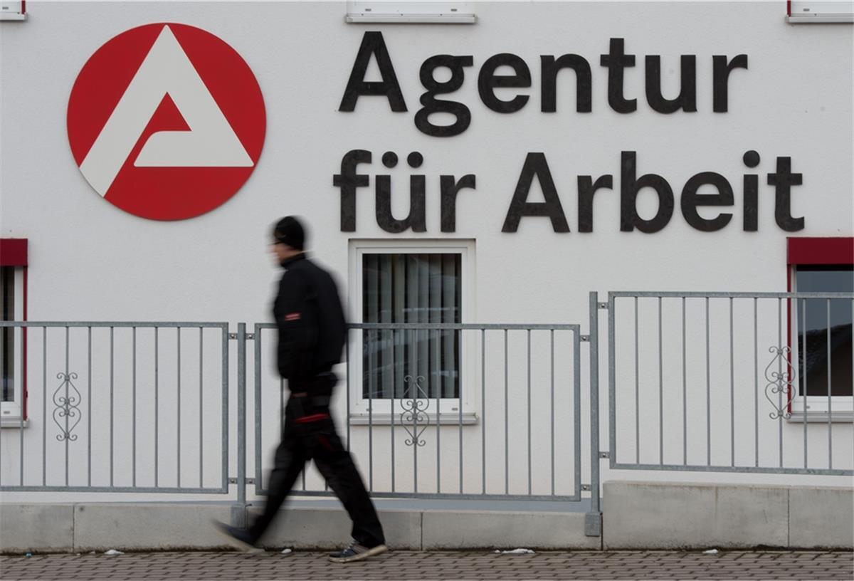 Die Zahl der Arbeitslosen steigt in Bremerhaven deutlich an. 