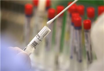 Die Zahl der Neuinfektionen mit dem Corona-Virus nähert sich in Deutschland wieder der Marke von 1000.