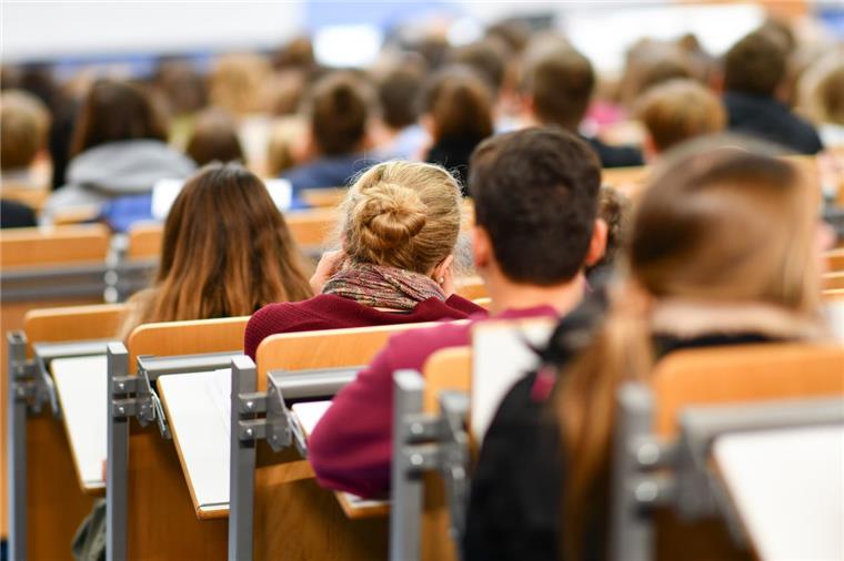 In Niedersachsen steigt die Zahl der Studierenden Die Zahl der Studierenden in Niedersachsen ist binnen 15 Jahren deutlich gestiegen.