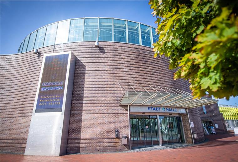 Neubau oder Sanierung der Stadthalle Bremerhaven? Die Zeichen stehen auf Neubau: Die marode alte Spielstätte abzureißen und durch einen Neubau zu ersetzen, kostet zwar etwas mehr Geld, bietet aber enorme Chancen und entlastet den Haushalt bei den Zuschüssen.