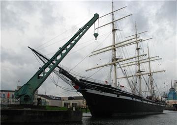 Seute Deern im Alten Hafen in Bremerhaven