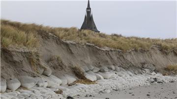 Die zur Stabilisierung der Harle Hörn Düne dauerhaft eingebauten Sandsäcke.