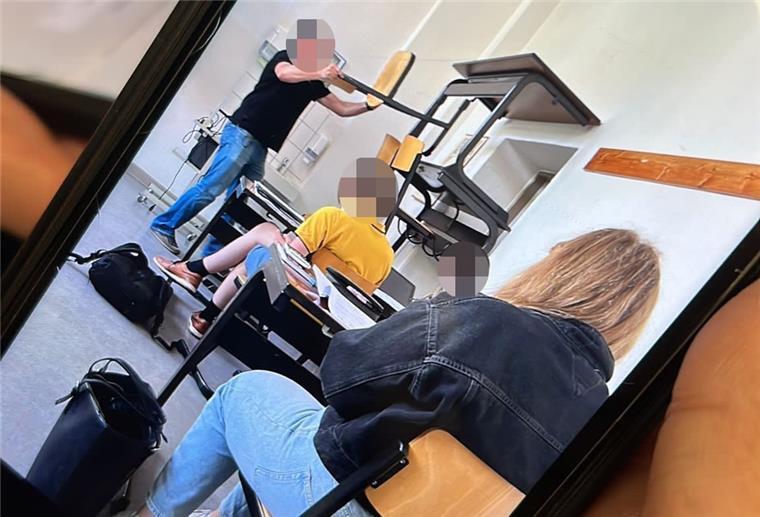 Schüsse am Lloyd Gymnasium: Opfer schwebt in Lebensgefahr Diese Bild wurde Nord24 zugespielt und soll ein Klassenzimmer im Gebäude des Lloyd Gymnasiums zeigen.