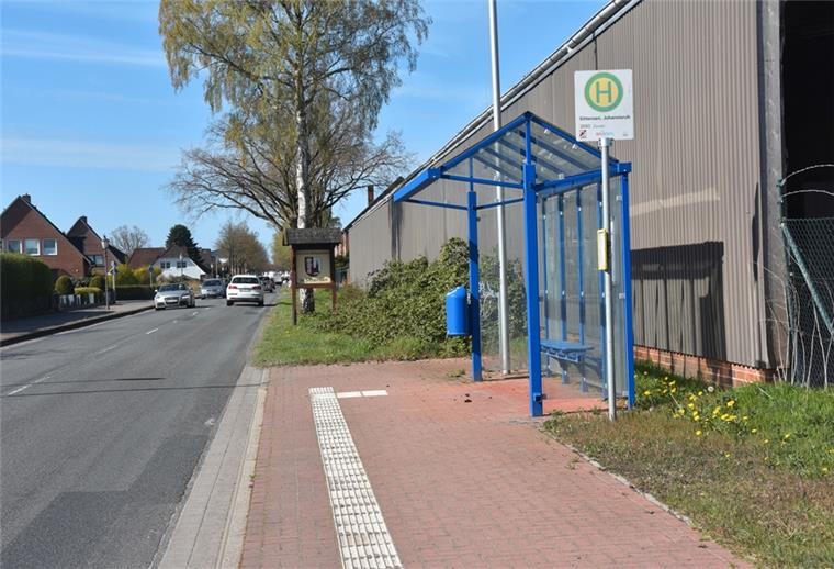 Diese Bushaltestelle in Sittensen ist bereits umgestaltet worden. So ähnlich werden auch die Haltestellen in Tiste und Vierden nach der Grunderneuerung aussehen.