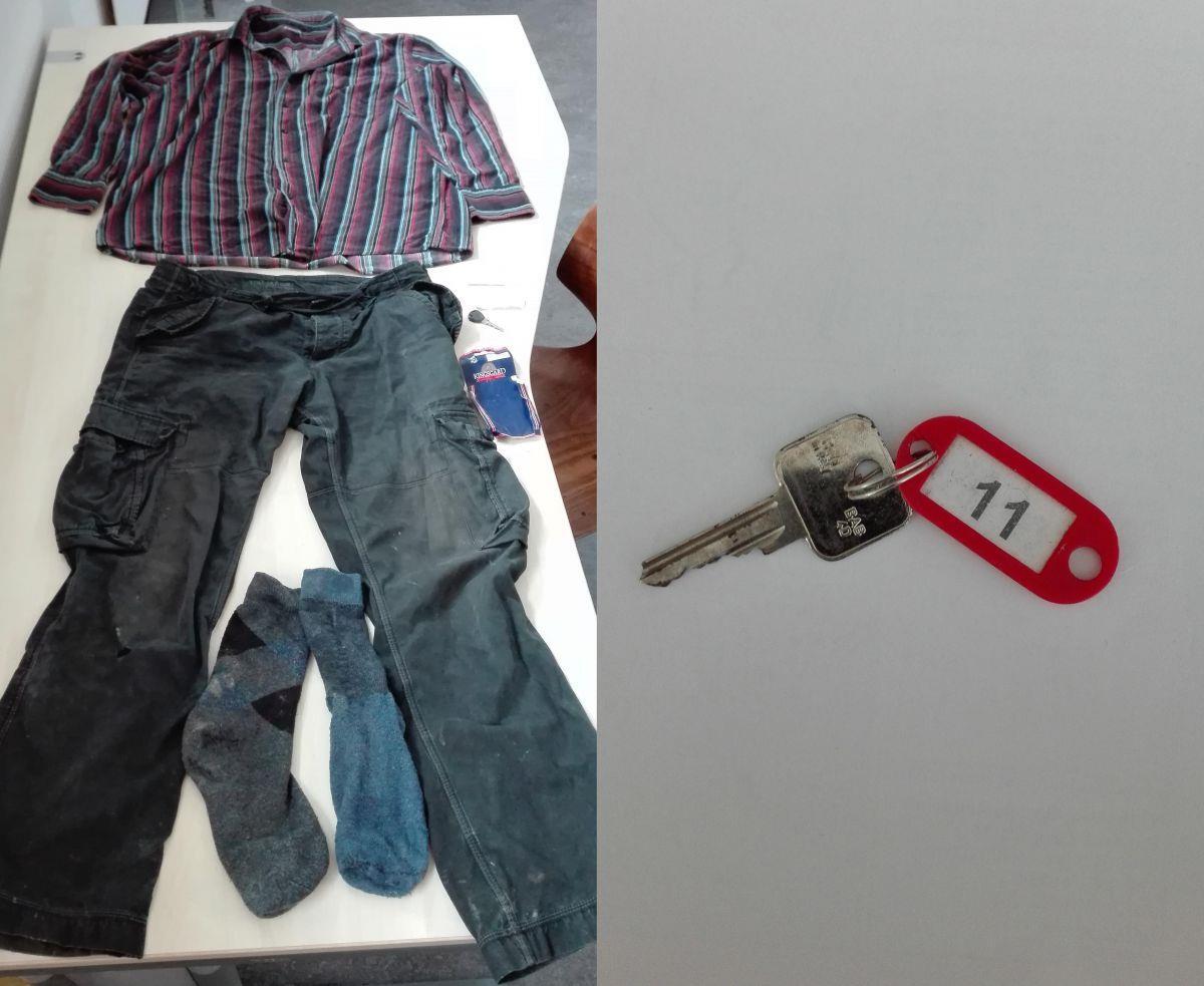 Polizeiaufruf: Rätselraten um gefundene Kleidungsstücke in Brake Diese Kleidung, persönlichen Gegenstände und Schlüssel sind in Brake gefunden worden. Die Polizei fragt, wem ist eine Person mit der abgebildeten Kleidung in den letzten Tagen aufgefallen?