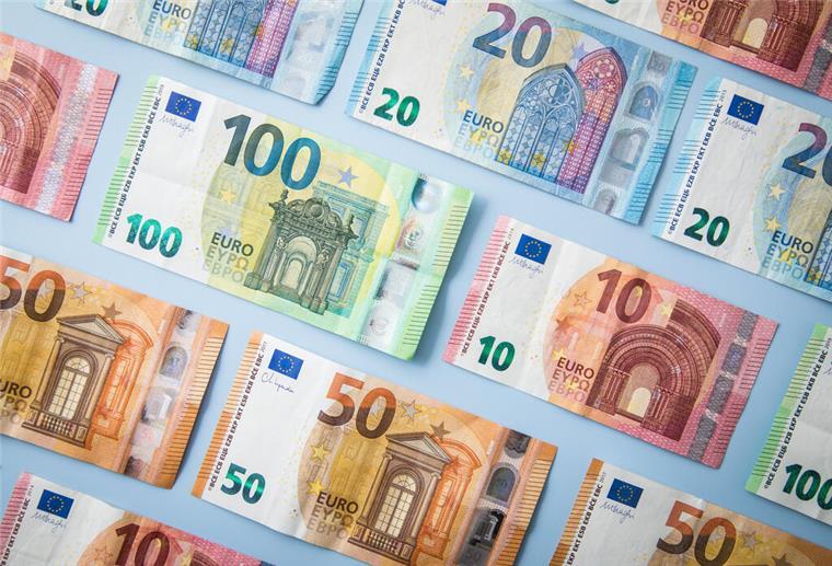 Sie besitzen Milliarden Euro: Das sind die reichsten Deutschen Diese Menschen in Deutschland sind einfach unvorstellbar reich.