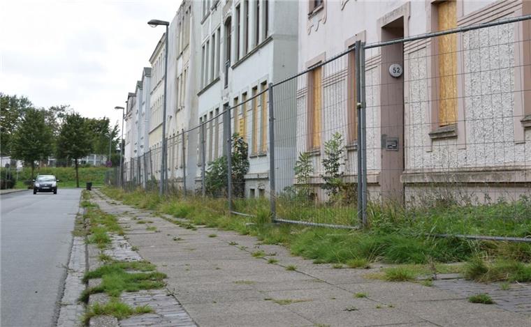 Diese Schrottimmobilien an der Niedersachsenstraße gehören der Firma Nordwohnen. Das Unternehmen möchte sie abreißen lassen – und hofft dabei auf eine Förderung.