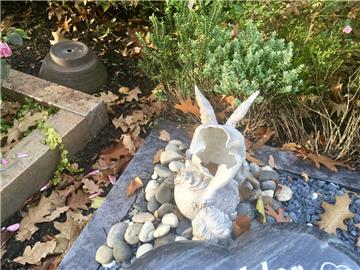 Diesem Engel auf dem Friedhof in Geestemünde wurde der Kopf abgeschlagen.