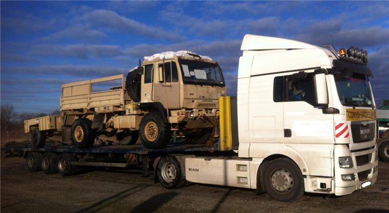 Diesen polnischen Lastwagen stoppte die Polizei auf der A27 - er war ohne funktionierende Bremsen unterwegs.
