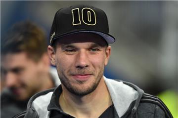 Diesen Winter sind bereits viele Profis wie Carlos Tevez, Axel Witsel und John Obi Mikel nach China gewechselt. Wird  Lukas Podolski der nächste sein? 