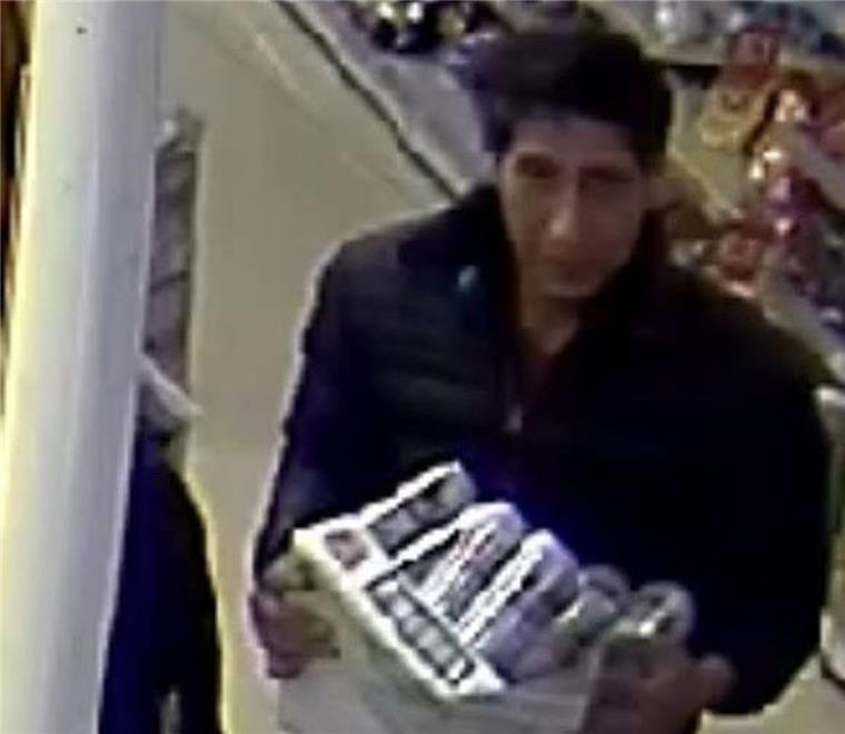Dieser Ladendieb weist verblüffende Ähnlichkeit mit David Schwimmer (Ross Geller in "Friends") auf.