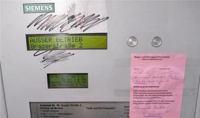 Kein Scherz: Über Silvester ist Parken in Bremerhaven kostenlos Dieser Parkscheinautomat an der Grazer Straße ist bereits durch Vandalismus beschädigt worden und funktioniert nicht mehr. Vorsorglich legt die Stadt über Silvester alle Automaten still.