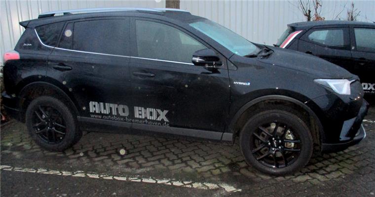Auto in Bremerhaven gestohlen: Wer hat diesen Toyota gesehen? Dieser Toyota RAV 4 wurde in der Stresemannstraße in Bremerhaven gestohlen.
