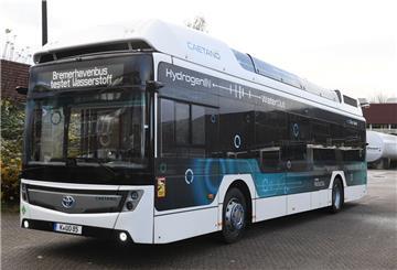 Dieser Wasserstoff-Bus war am Vormittag auf Bremerhavener Straßen zu sehen.
