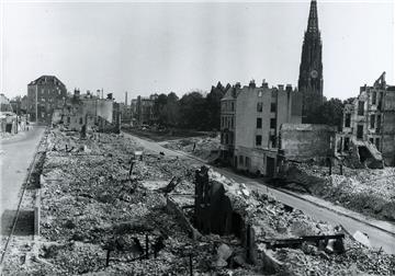 Dieses Archivfoto zeigt die Zerstörung Bremerhavens im 2. Weltkrieg.