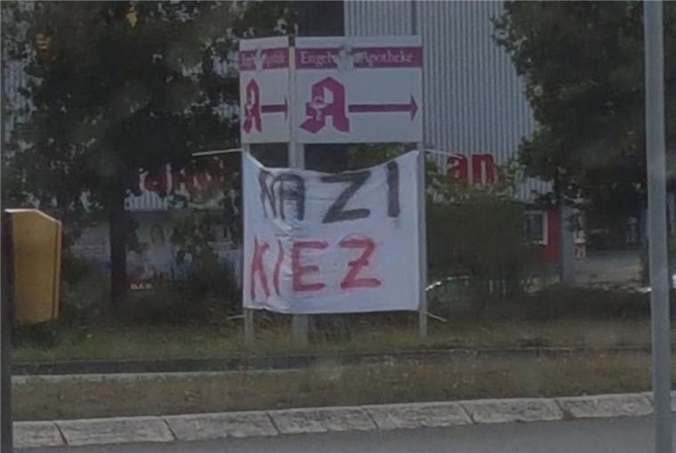Nazi-Banner in Bremerhaven und umzu: Experte warnt Dieses Banner wurde in Spaden entdeckt.