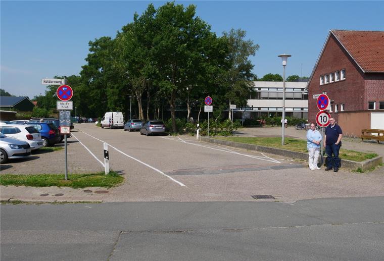 Lösungen für Verkehrschaos in Rodenkirchen Dieses Gelände möchte das Ehepaar Fritz umgestalten, um zukünftig Verkehrschaos zu vermeiden.