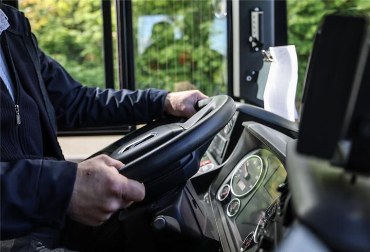 Dieses Mal gelang es dem 15-jährigen Autisten nicht, den Linienbus zu steuern (Symbolfoto).