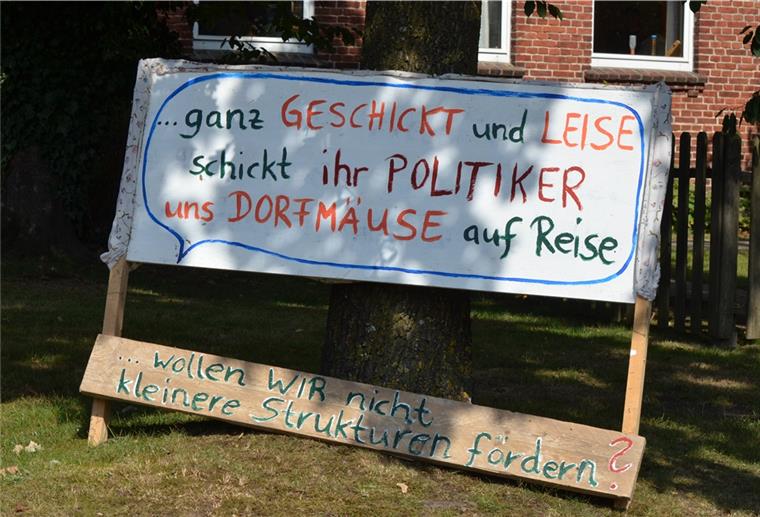 Im Spielkreis Boitzen geht es doch weiter Dieses Protestschild vor dem Boitzener Spielkreis „Die Dorfmäuse“ wird nicht mehr gebraucht. Der zuständige Fachausschuss hat einstimmig für den Erhalt der Einrichtung votiert. Die entscheidende Abstimmung im Heeslinger Gemeinderat dürfte damit nur noch Formsache sein.