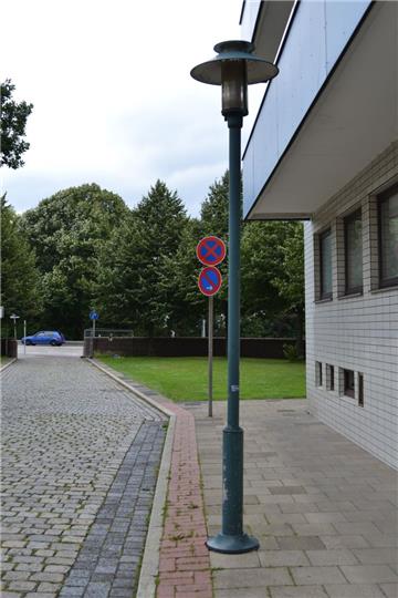Dieses Schild in der Bussestraße zeigt ein Halteverbot an. Ende vergangenen Jahres soll es kaum zu sehen gewesen sein.