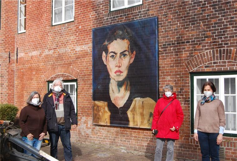 Brake: Kulturprojekt im Museumsgarten Dieses Selbstporträt von Therese von der Vring aus dem Jahr 1918 ist ein großes Element der Installation im Museumsgarten.
